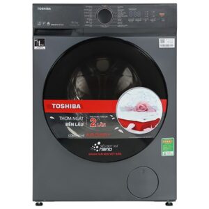 Máy giặt Toshiba Inverter 10.5 kg TW-T21BU115UWV(MG) Máy giặt Toshiba Inverter 10.5 kg TW-T21BU115UWV(MG) sở hữu thiết kế tối giản, hiện đại, gam màu xám đậm giúp tạo điểm nhấn sang trọng cho không gian nhà bạn. Hoạt động êm ái, tiết kiệm điện năng tối ưu với công nghệ Origin Inverter, tích hợp công nghệ UFB siêu bọt khí NANO giúp chất giặt tẩy dễ dàng thấm sâu vào từng sợi vải, đánh bay các vết bẩn cứng đầu.  Tổng quan thiết kế - Kiểu dáng: máy giặt cửa trước - lồng ngang với thiết kế tối giản, hình khối chữ nhật đứng với các cạnh vuông vức, chắc chắn, gam màu xám đậm tạo điểm nhấn sang trọng, dễ dàng hài hòa với phòng giặt hay khu vực giặt giũ của nhà bạn.  - Bảng điều khiển song ngữ Anh - Việt có nút xoay, cảm ứng và màn hình hiển thị, cho bạn dễ dàng thiết lập chương trình, các tính năng của máy ngay cả khi mới sử dụng máy.  - Vỏ máy giặt Toshiba được làm bằng chất liệu kim loại sơn tĩnh điện có độ bền cao, không chỉ chịu lực tốt mà còn hạn chế gỉ sét trong thời gian dài sử dụng.  - Lồng giặt bằng thép không gỉ bền bỉ, chống ăn mòn và tình trạng oxy hóa, hạn chế cặn bẩn bám vào giúp lồng giặt.  Máy giặt Toshiba Inverter 10.5 kg TW-T21BU115UWV(MG) - Tổng quan thiết kế  *Hình ảnh chỉ mang tính chất minh họa  Khối lượng giặt và chương trình - Máy giặt cửa trước Toshiba có khối lượng giặt tối đa là 10.5 kg đáp ứng tốt nhu cầu giặt quần áo của gia đình trên 7 thành viên hoặc gia đình ít thành viên hơn nhưng có nhu cầu giặt tương đương.  - Sản phẩm này được trang bị sẵn 15 chương trình hoạt động tự động gồm: bảo vệ màu, đồ trắng, chu trình tải về, giặt 45 phút, giặt hơi nước, giặt nhanh 15 phút, giặt tiết kiệm, vắt,... Trong đó, nổi bật có thể kể đến chương trình giặt nhanh 15 phút là một giải pháp giặt sạch nhanh chóng và tiết kiệm thời gian khi bạn cần giặt quần áo mỏng ít bẩn hay bị bẩn nhẹ.  Máy giặt Toshiba Inverter 10.5 kg TW-T21BU115UWV(MG) - Khối lượng giặt  *Hình ảnh chỉ mang tính chất minh họa  Công nghệ giặt - Công nghệ UFB siêu bọt khí NANO được tích hợp trên máy giặt Inverter mang đến khả năng giặt sạch hiệu quả nhờ các bọt khí nano siêu nhỏ giúp các chất giặt tẩy hòa tan nhanh dễ dàng thấm vào từng sợi vải, loại bỏ các vết bẩn cứng đầu.  Máy giặt Toshiba Inverter 10.5 kg TW-T21BU115UWV(MG) - Công nghệ UFB siêu bọt khí NANO  *Hình ảnh chỉ mang tính chất minh họa  - Color Alive hạn chế tình trạng gây biến dạng sợi vải nhờ hệ thống giặt được thiết kế có khả năng giặt sạch tối ưu, từ đó giúp bảo vệ quần áo, giữ được độ bền màu được tốt hơn.  Máy giặt Toshiba Inverter 10.5 kg TW-T21BU115UWV(MG) - Color Alive  *Hình ảnh chỉ mang tính chất minh họa  - Công nghệ Great Steam mang đến khả năng diệt khuẩn bám trên quần áo bằng cách sử dụng hơi nước nóng, đồng thời công nghệ này còn loại bỏ nhanh chóng các tác nhân gây dị ứng giúp bảo vệ làn da các thành viên trong gia đình bạn.  Máy giặt Toshiba Inverter 10.5 kg TW-T21BU115UWV(MG) - Công nghệ Great Steam  *Hình ảnh chỉ mang tính chất minh họa  Động cơ - Công nghệ tiết kiệm điện - Máy giặt trang bị động cơ nam châm vĩnh cửu truyền động dây Curoa có độ bền cao, vận hành êm ái.  - Kết hợp với công nghệ Origin Inverter giúp tiết kiệm điện năng tiêu thụ với các cảm biến thông minh có thể cân chỉnh mực nước, tốc độ vòng quay giúp giặt sạch quần áo tối ưu.  Máy giặt Toshiba Inverter 10.5 kg TW-T21BU115UWV(MG) - Công nghệ Origin Inverter  *Hình ảnh chỉ mang tính chất minh họa  Tiện ích - Kết nối Wifi và điều khiển từ xa bằng điện thoại thông minh qua phần mềm TSmartLife: với ứng dụng này sẽ giúp bạn kết nối máy giặt với thiết bị di động thông qua mạng Internet, cho phép người dùng điều khiển các tính năng trên máy giặt từ một khoảng cách xa, tiết kiệm thời gian và công sức.  - Khóa trẻ em: hạn chế trẻ em nghịch phá, thao tác sai trên bảng điều khiển gây gián đoạn chương trình, giúp tăng độ bền cho máy giặt.  - Thêm đồ trong khi giặt: trường hợp chương trình đã bắt đầu mà bạn còn sót quần áo cần giặt hãy sử dụng tính năng này để cho quần áo vào và bấm nút để máy giặt tiếp tục hoạt động.  - Van sử dụng được với áp lực nước yếu: cấu trúc van cấp nước trên dòng máy giặt Toshiba BU-UWV đã được cải tiến, cho tốc độ dòng nước đi vào máy giặt nhanh và mạnh hơn. Nhờ đó, quá trình hoạt động của máy giặt được diễn ra bình thường, ngay cả khi áp suất nước cấp vào rất thấp. Có thể nói, van cấp nước mới này sẽ giúp cho máy giặt Toshiba có thể hoạt động với áp lực từ 0.01MPa (tương đương 1m).  - Hẹn giờ giặt kết thúc: giúp bạn dễ dàng thiết lập thời gian giặt một cách tiện lợi, đặc biệt là những người bận rộn sau khi về nhà quần áo đã được giặt sạch sẽ và bạn chỉ cần đem chúng phơi lên.  Máy giặt Toshiba Inverter 10.5 kg TW-T21BU115UWV(MG) - Tiện ích  *Hình ảnh chỉ mang tính chất minh họa  Tóm lại, máy giặt Toshiba Inverter 10.5 kg TW-T21BU115UWV(MG) có khối lượng giặt tối đa 10.5 kg phù hợp với gia đình trên 7 thành viên, đa dạng các công nghệ nhằm tối ưu quá trình giặt giũ như Origin Inverter, công nghệ UFB siêu bọt khí NANO, Great Steam,... giúp giặt sạch nhanh chóng, bảo vệ quần áo tối ưu.